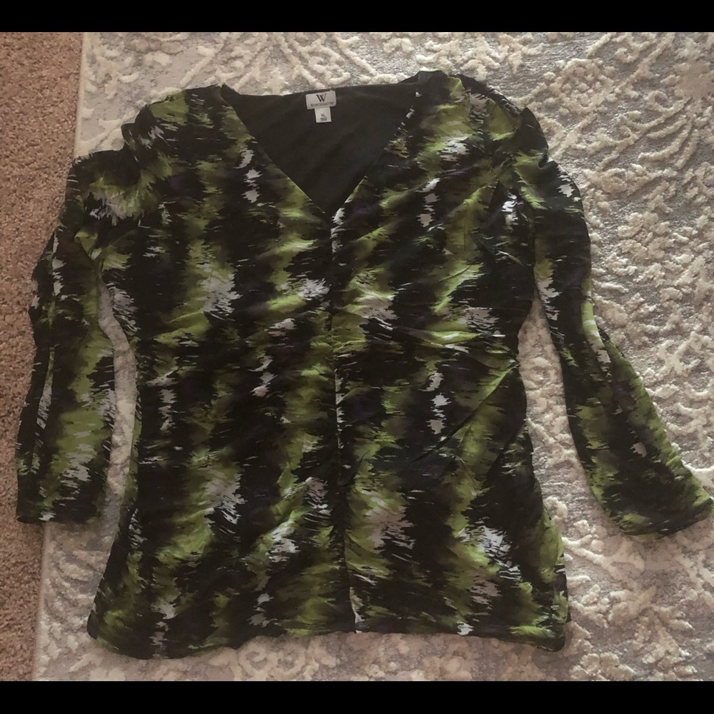 Green/black mesh overlay long sleeve top